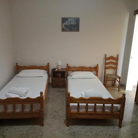Tom House 1 Apartment Филиатра Екстериор снимка