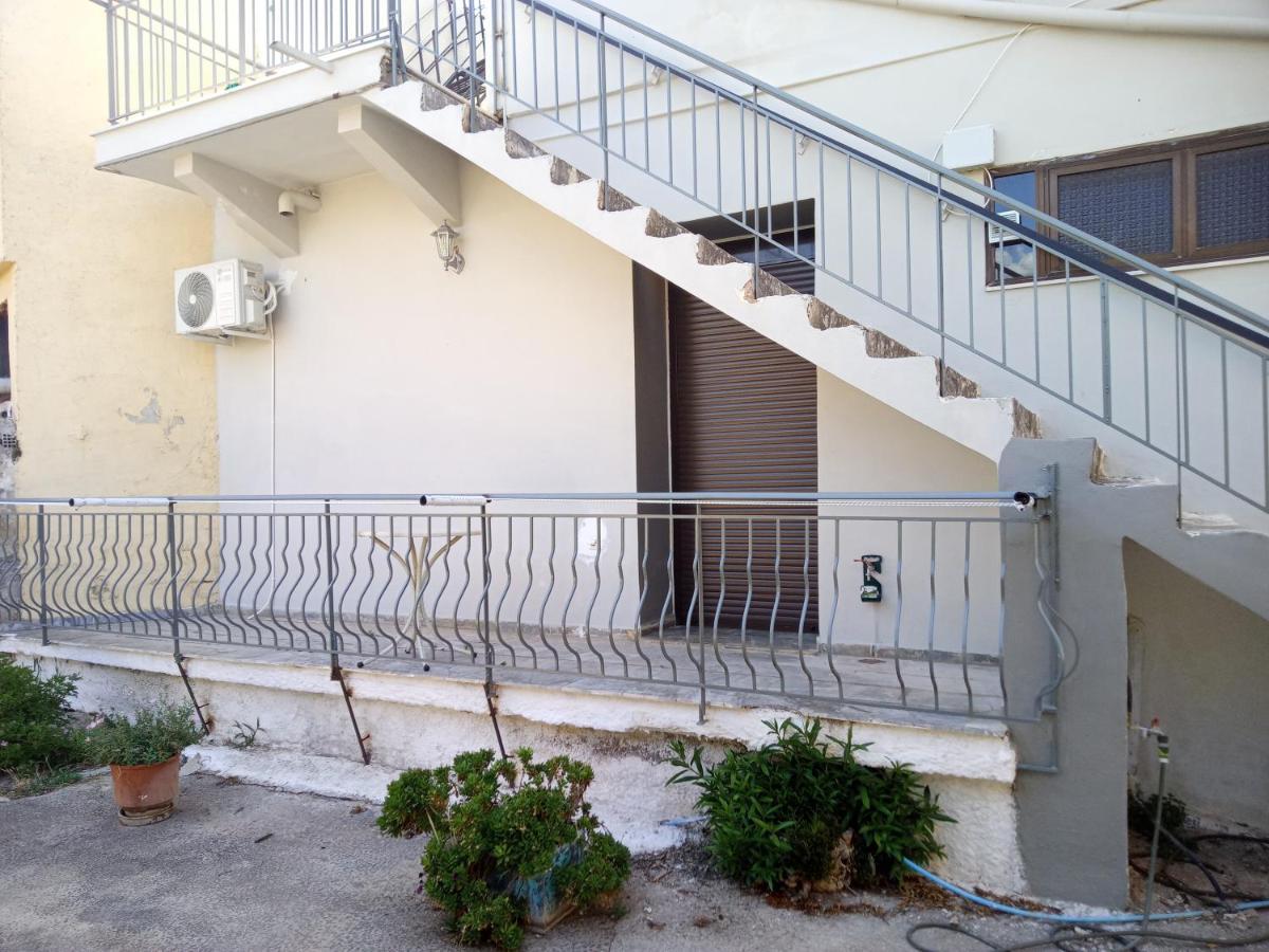 Tom House 1 Apartment Филиатра Екстериор снимка