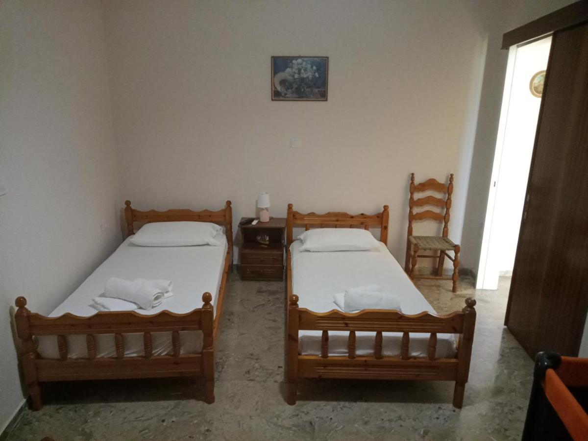 Tom House 1 Apartment Филиатра Екстериор снимка